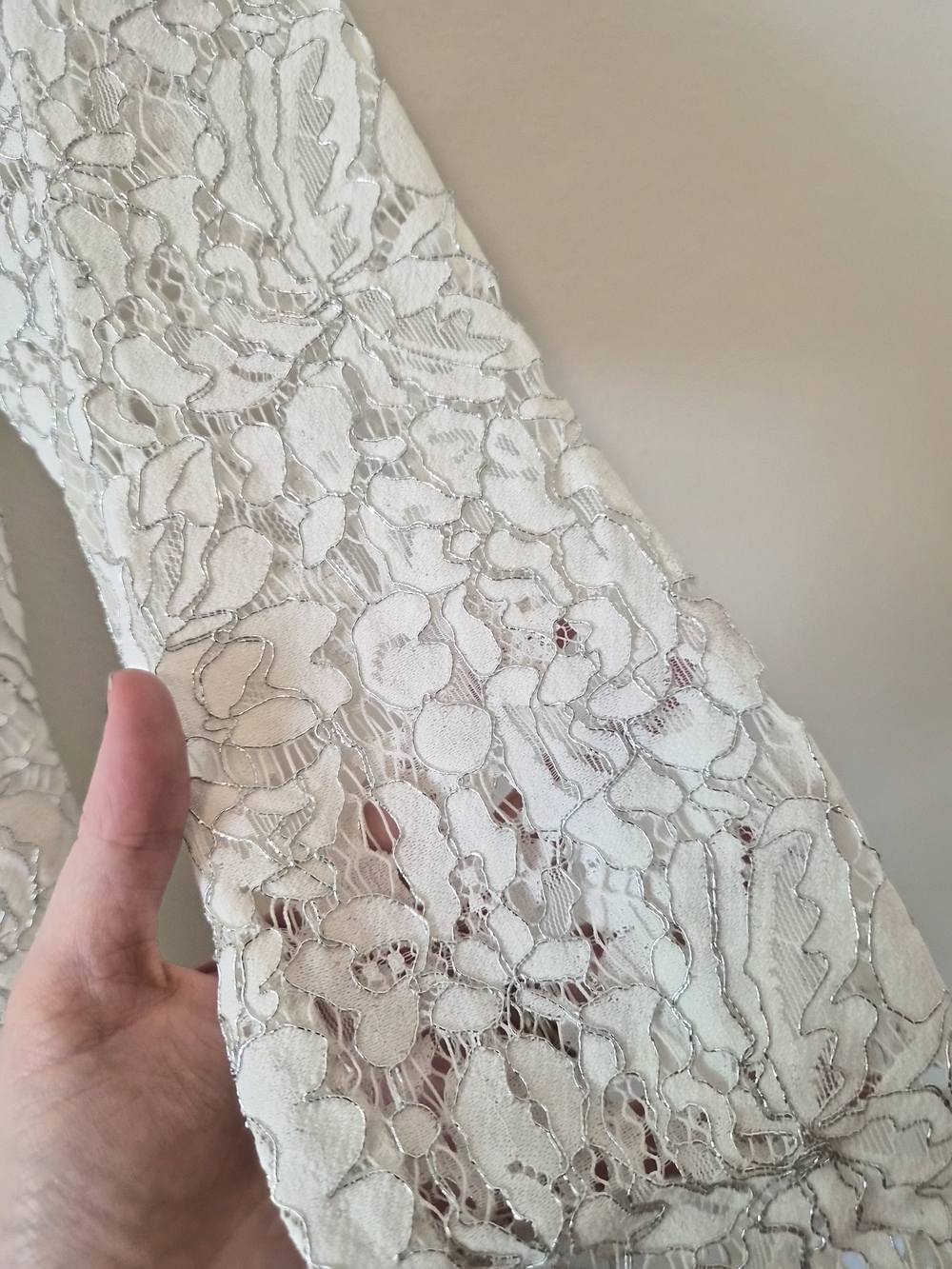 Adrianna Papell White Metallic Lace Sheath Dress Size 2 - Picture 4 of 9